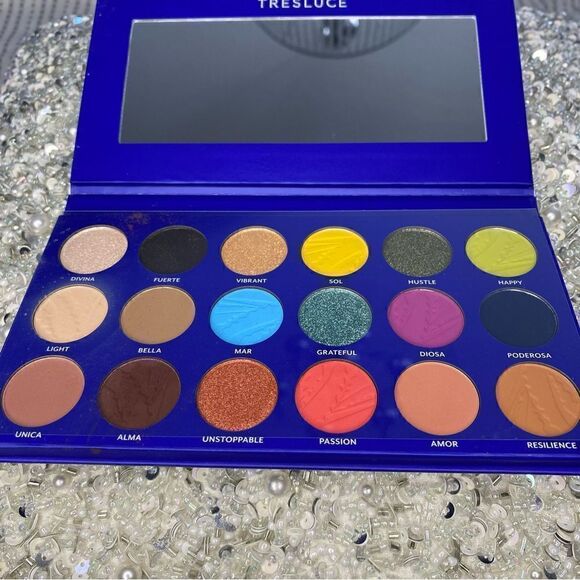 Tresluce I Am shadow palette - Picture 7 of 7
